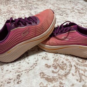 Nike Women's Purple and Orange Athletic Shoes